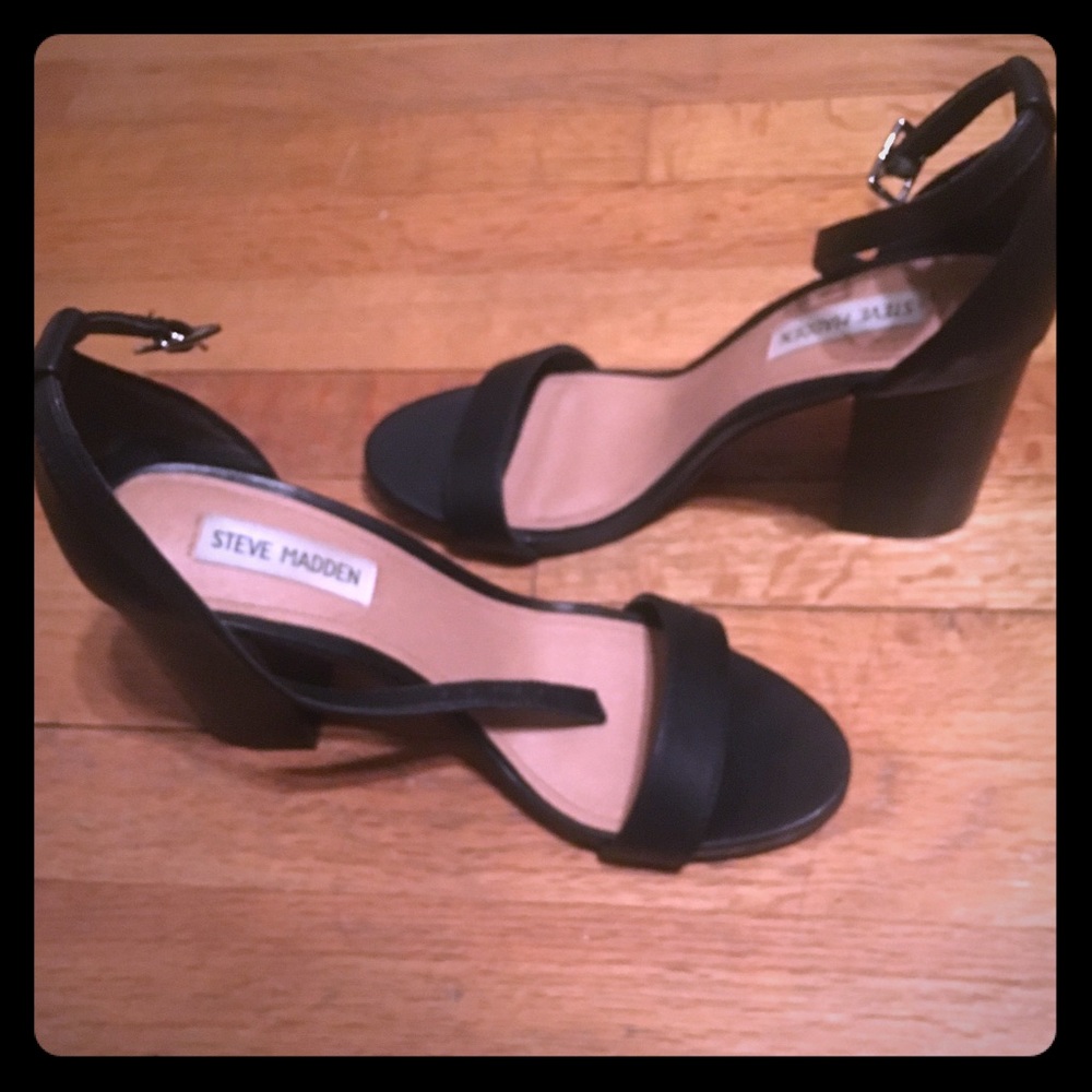 Steve Madden’s Carson Black Leather Heels!